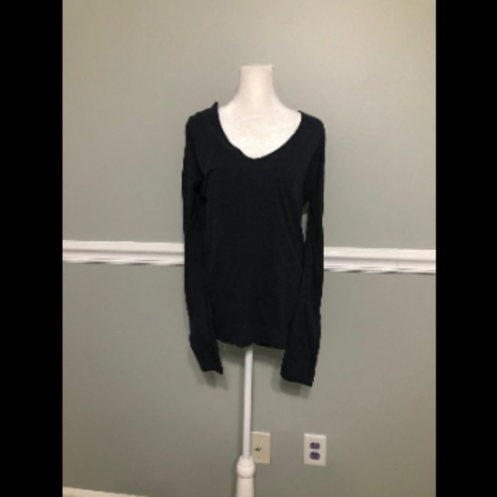 Lululemon Womens Long Sleeve Athletic Top Size 6
